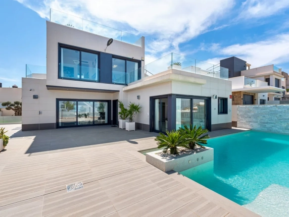 Villa te koop in San Miguel de Salinas, Alicante, Spanje