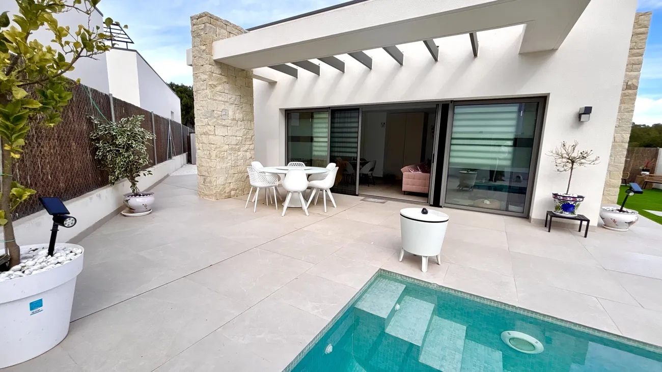 Villa te koop in San Miguel de Salinas, Alicante, Spanje