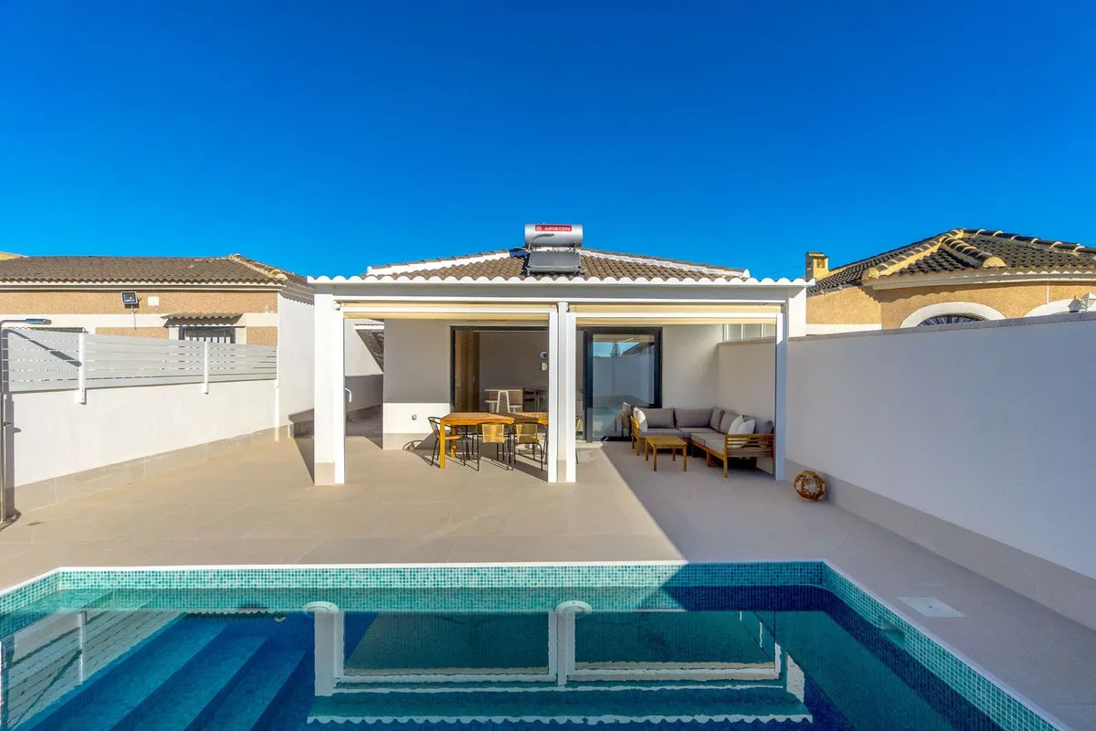Villa te koop in Torrevieja, Alicante, Spanje