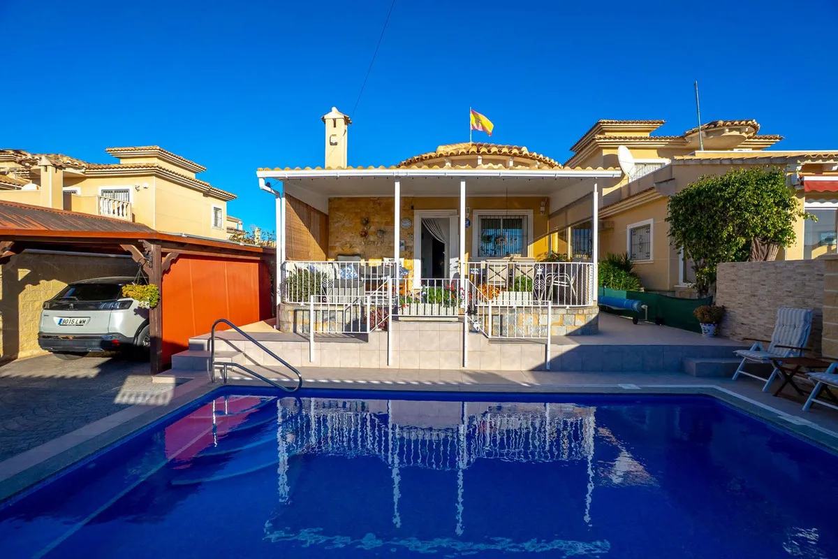 Villa te koop in Torrevieja, Alicante, Spanje