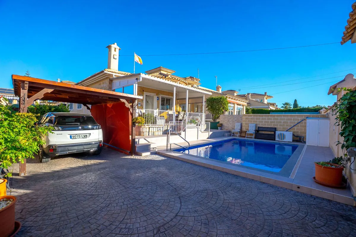 Villa te koop in Torrevieja, Alicante, Spanje
