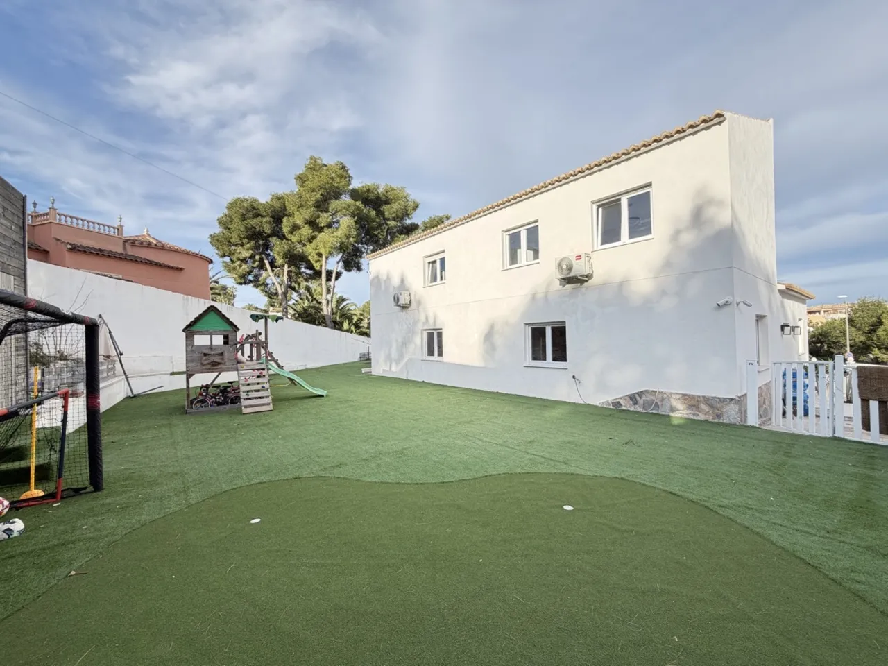 Villa te koop in Villamartin, Alicante, Spanje