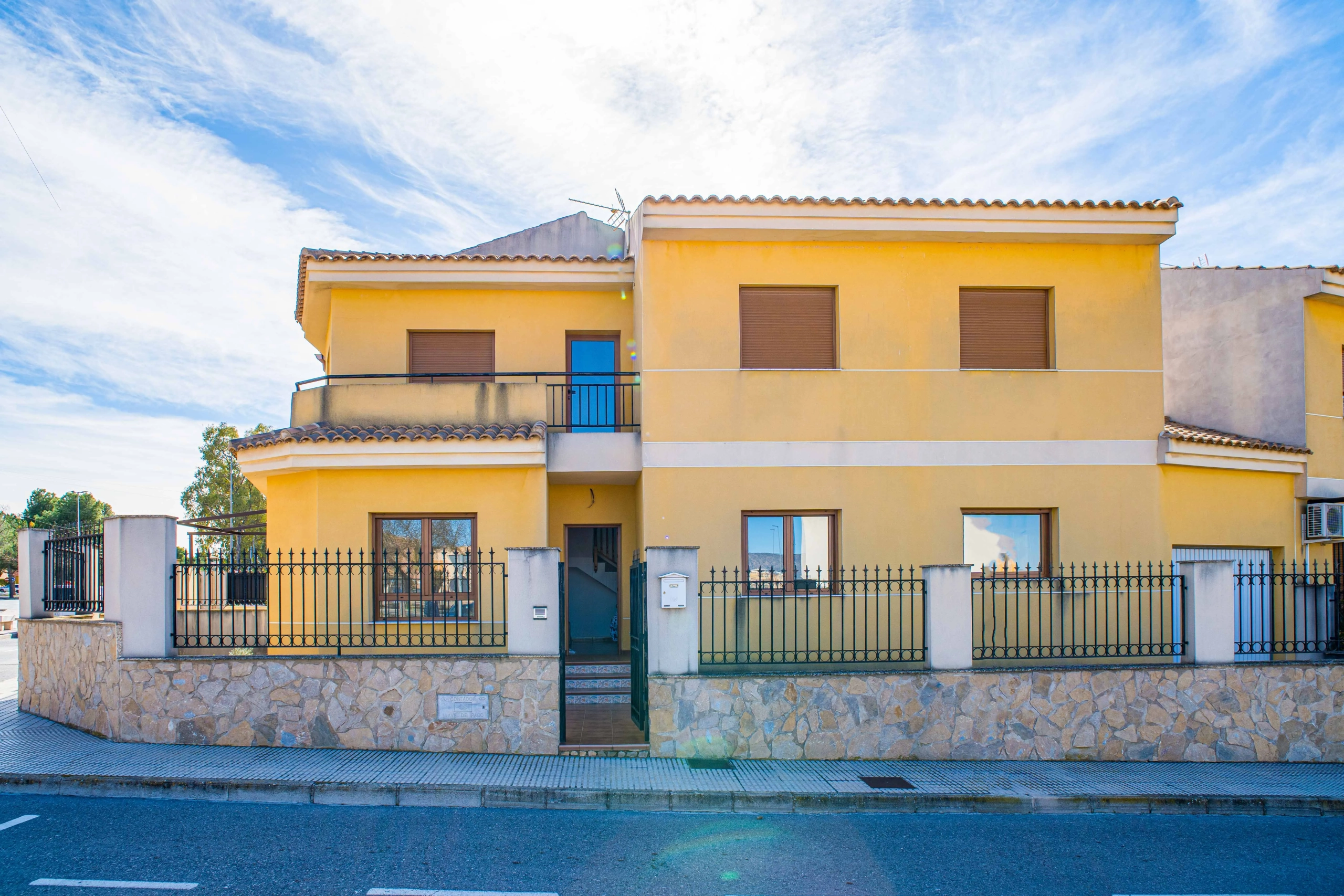 Geschakelde woning (Townhouse) te koop in Pinoso, Alicante, Spanje