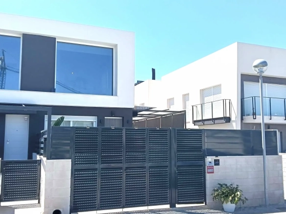 Bungalow te koop in Santa Pola, Alicante, Spanje