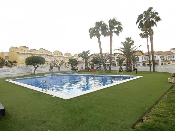 Bungalow te koop in Santa Pola, Alicante, Spanje