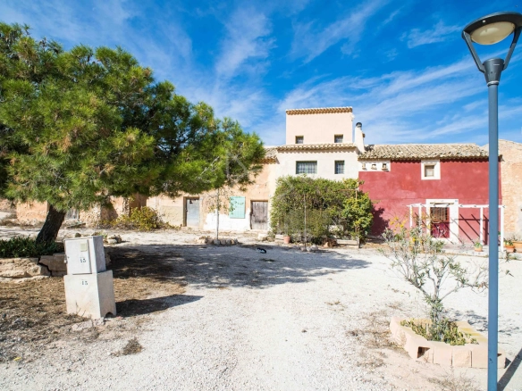 Geschakelde woning (Townhouse) te koop in Pinoso, Alicante, Spanje