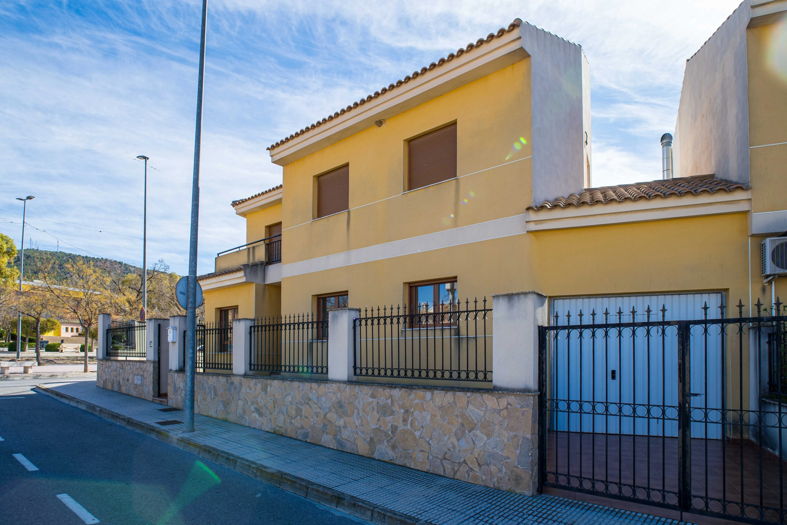 Geschakelde woning (Townhouse) te koop in Pinoso, Alicante, Spanje Geschakelde woning (Townhouse) te koop in Pinoso, Alicante, Spanje