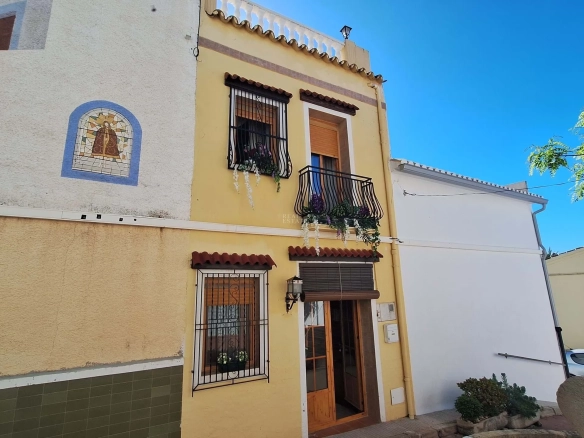 Geschakelde woning (Townhouse) te koop in Benimeli, Alicante, Spanje